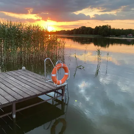 Resort-bon Turystyczny,20m Od Brzegu,ogrzewanie,wi-fi ,widok Na Jezioro