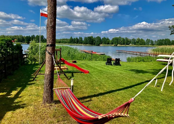 Деревянный коттедж Resort-20m Od Brzegu,prywatna Plaza,wi-fi ,widok Na Jezioro Makosieje